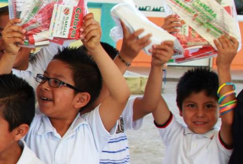 Cumple la SEPE y entrega más de 200 mil paquetes de útiles escolares en beneficio de  estudiantes tlaxcaltecas