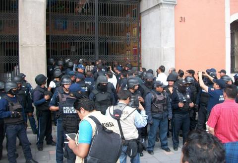 Una llamada al “teléfono rojo de May”, frenó ingreso al Congreso imagen 5