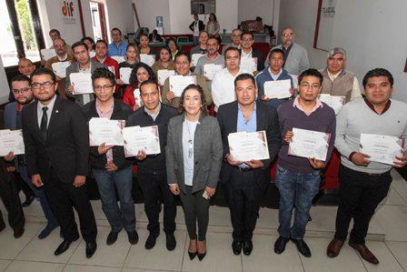 Entrega Oficialía Mayor 150 constancias de capacitación a servidores públicos