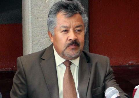 Ex diputado del PANAL defrauda a docentes y se niega en pagarles
