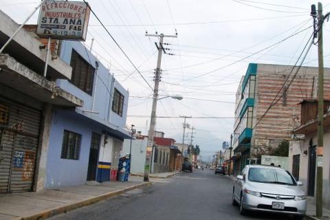 Desvalijan automotores en colonias de Chiautempan