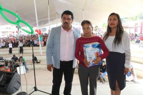 Alcalde de Tepetitla reconoce el trabajo de las madres de familia imagen 2