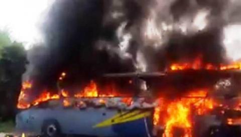 Arde autobús de ATAH