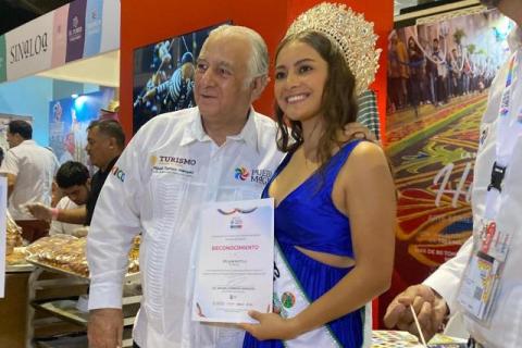 Disfrutan asistentes al tianguis turístico tradiciones de Huamantla