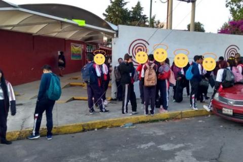 Alumnas del COBAT 01 exponen a maestros cachondos