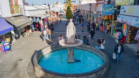 Realiza Ayuntamiento de Huamantla labores de mantenimiento en el andador San Luis imagen 1
