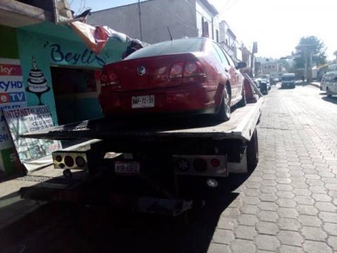 Policías municipales detiene a presuntos huachicoleros con 17 galones imagen 1