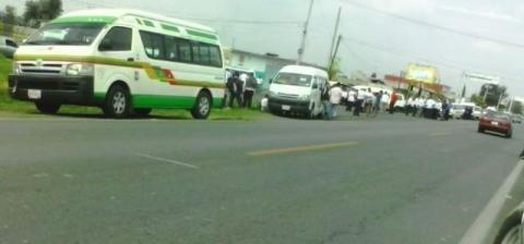 Paralizan servicio de colectivos por disminución en costo del pasaje