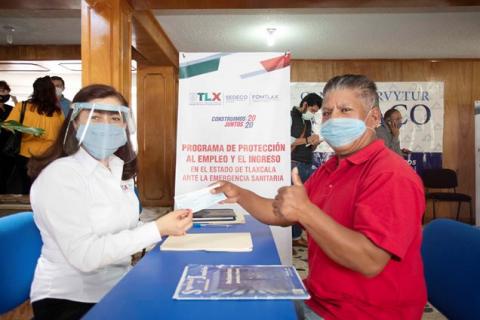 Entregan créditos a Mipymes de Apizaco por Covid-19