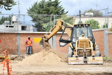 Este gobierno impulsa obras en espacios educativos sin distinción: Santos imagen 4