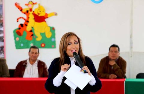 Lorena Cuéllar inaugura techumbre en Xaloztoc imagen 6