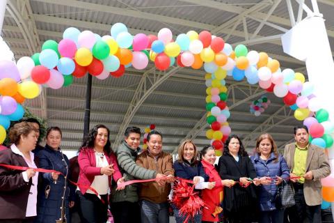 Lorena Cuéllar inaugura techumbre en Xaloztoc imagen 1