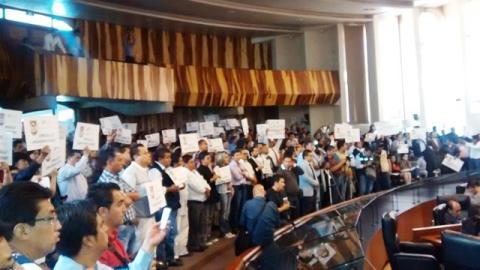 Universitarios defienden autonomía de la UAT en el Congreso local imagen 2