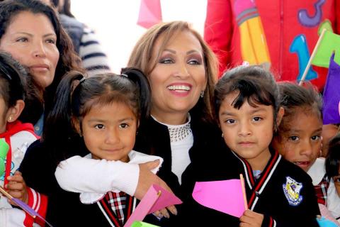 Lorena Cuéllar inaugura techumbre en Xaloztoc imagen 3