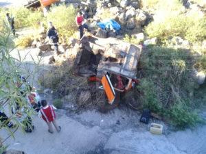 Cuatro muertos, dos menores, deja volcadura en ATLAX