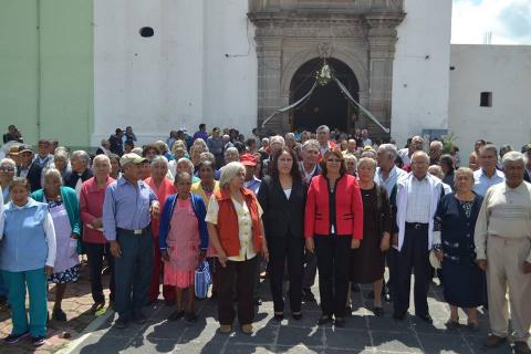 Alcalde reconoce el trabajo que realizaron los abuelitos para forjar este municipio imagen 2