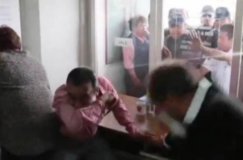 Secuestran policías a jubilados y pensionados en la JLCyA imagen 3