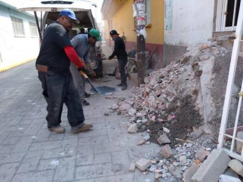 Ayuntamiento mejora la imagen urbana limpiando calles y retirando escombro imagen 1