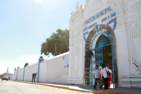 Concluye Ayuntamiento de Apizaco trabajos de rehabilitación en el panteón municipal imagen 1