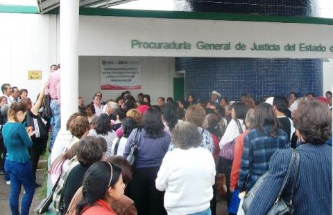 Indignación, impotencia y decepción dejó a pensionados y jubilados desalojo imagen 1
