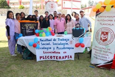 Efectuó UATx octavo foro de autorrealización y feria de valores imagen 2