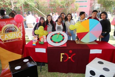 Efectuó UATx octavo foro de autorrealización y feria de valores imagen 3