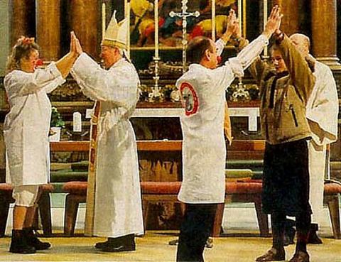 Falsos sacerdotes dondequiera hay imagen 6