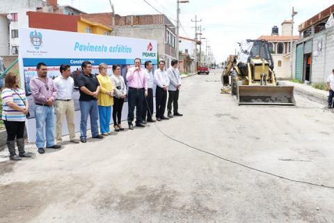 Dan banderazo de inicio de obras en la colonia Fovissste Loma Verde imagen 1