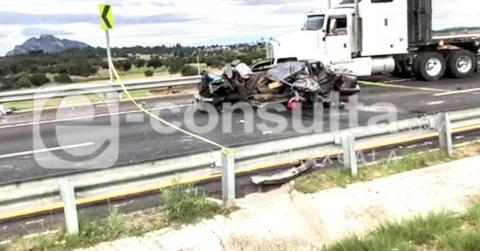 Cierran carretera Apizaco- Huamantla por volcadura; hay un muerto