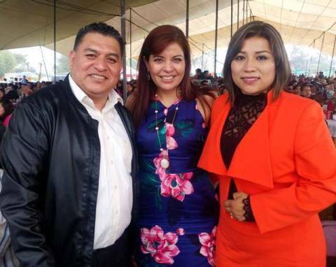 Se reúne la clase política en paellas de Apetatitlán imagen 1
