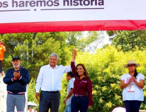 AMLO logró reunir entre 60 y 70 mil personas en sus dos eventos imagen 1