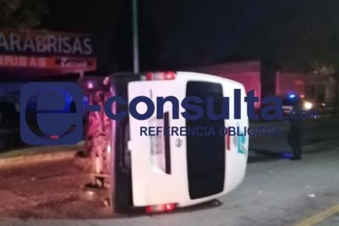 Camión de bomberos choca contra colectiva en Apizaco imagen 3