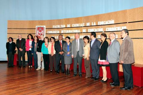 Fue UAT foro de discusión sobre la investigación del currículum imagen 1