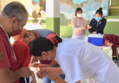 Acercan vacunación contra Influenza a estudiantes de internado