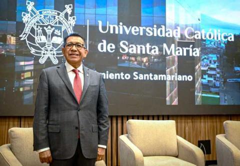 Presenta Rector modelo educativo de la UATx en la UCSM de Arequipa, Perú imagen 3