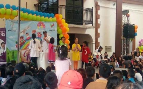 Celebran Día del Niño en Papalotla