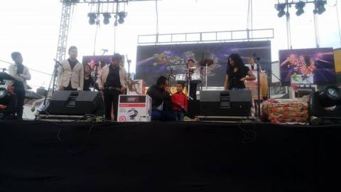 Óscar Vélez festejó en grande a mamás de Tequexquitla imagen 4