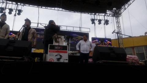 Óscar Vélez festejó en grande a mamás de Tequexquitla imagen 5