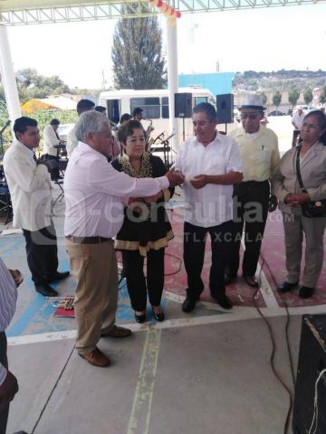 Hablar de los abuelitos es hablar del desarrollo de Teacalco: alcalde imagen 3