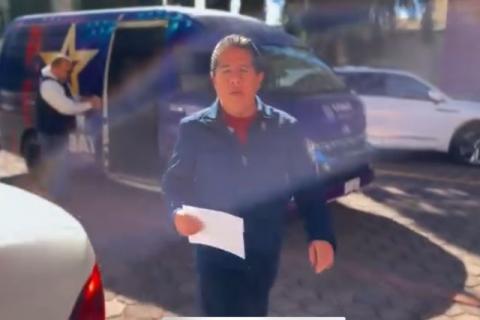 El Chompiras anda jugando a bailando por un sueño mientras la dirección del COBAT se encuentra en crisis