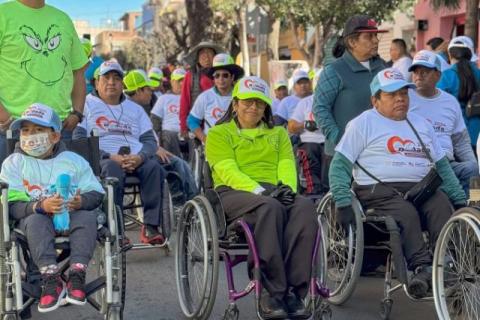 Gabriela Hernández encabezó caminata por el Día Internacional de las Personas con discapacidad