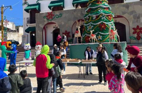 Miles de juguetes y roscas de Reyes llegan a todos los rincones de Atlangatepec