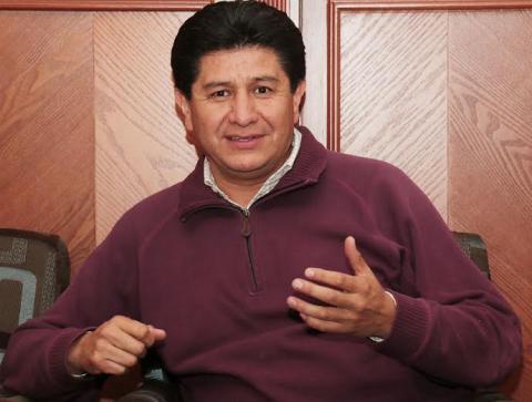El exalcalde de Apizaco, Alex Ortiz Zamora va por la candidatura del Distrito I en el PT imagen 1