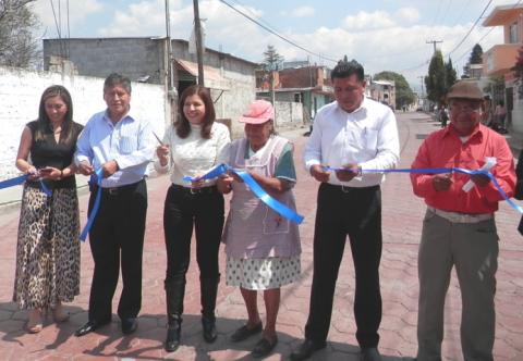 Inauguran obras de infraestructura educativa y urbana en Teolocholco imagen 4