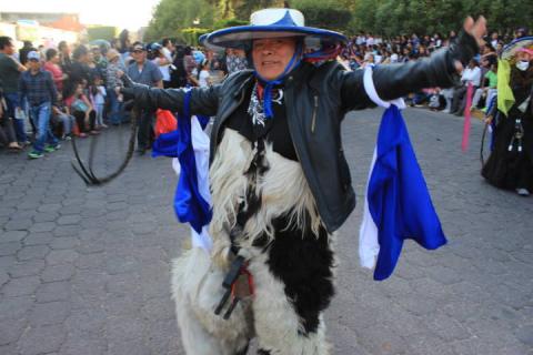 Xicohtzinco presente en el Desfile de Carnaval de Tlaxcala imagen 3