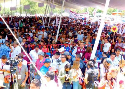 AMLO logró reunir entre 60 y 70 mil personas en sus dos eventos imagen 2