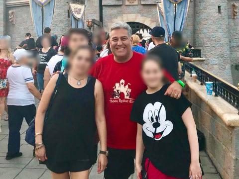 Sobrino de Manchis despacha desde Disneylandia