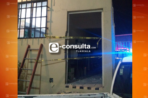Guardias de seguridad se emborrachan y los obligan a abrir cajeros de la CFE en Apizaco imagen 1