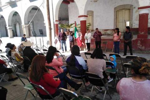 Todo un fracaso los eventos de la senadora Ana Lilia Rivera