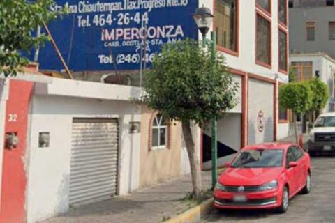 Hombres armados atracan estética a unos metros de las escalinatas